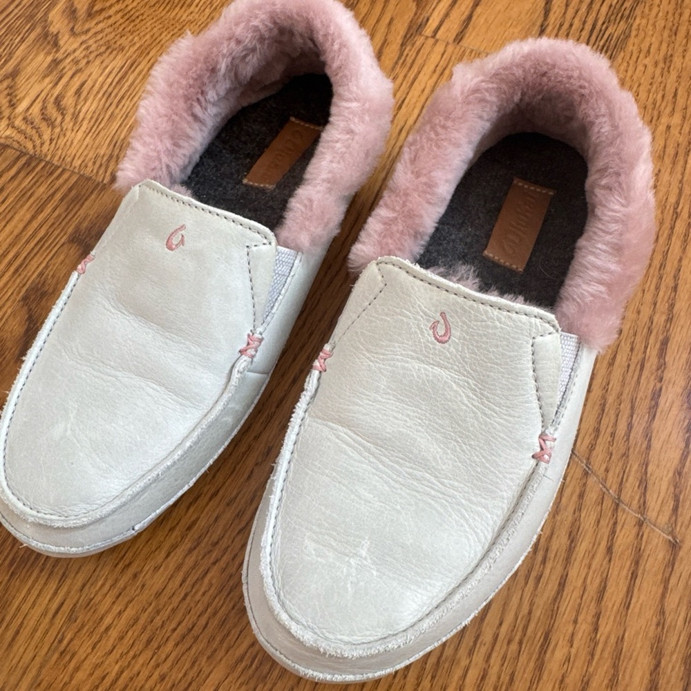 OluKai Women's Slippers in Cream and Pink - Picture 2 of 11
